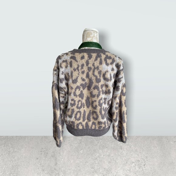 Boohoo ultra plush women’s sweater in animal print theme size small. - Picture 3 of 9